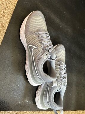 Nike Gray Knit Running Sneakers with White Sole